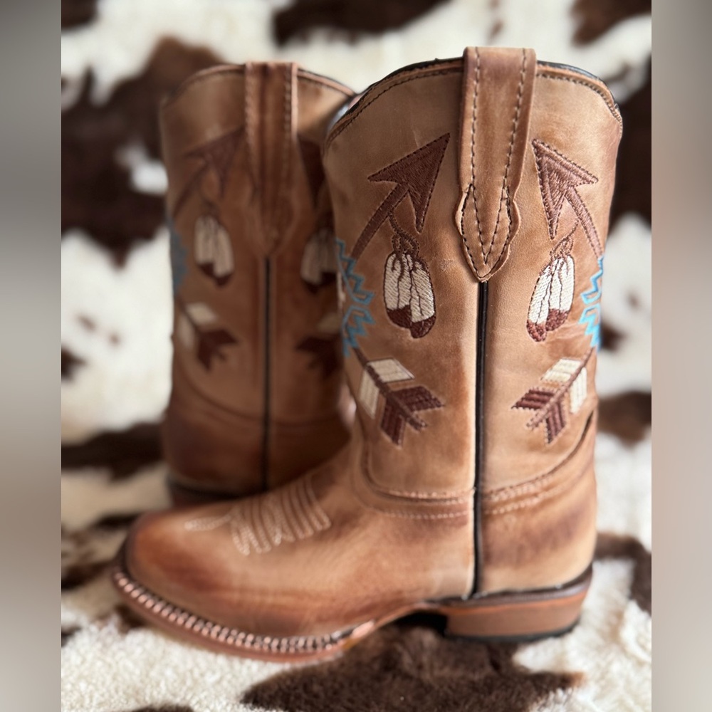 Girls Arrow Brown Embroidered Western Boots